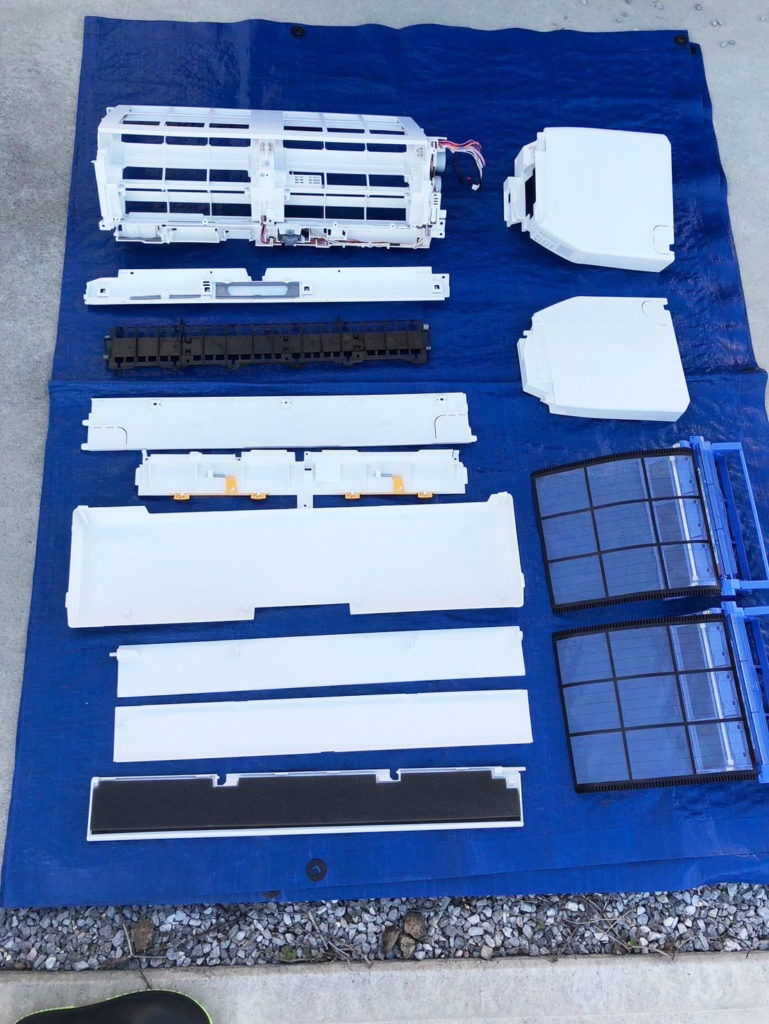 半年間、24時間稼働のエアコンの汚れ